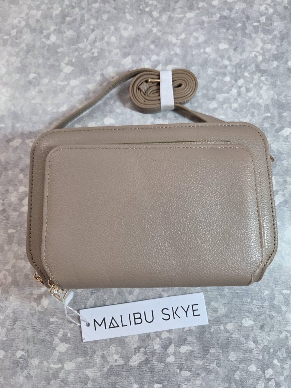 NWT Malibu Skye Brooklyn Crossbody Wallet Bag Taupe Faux Leather